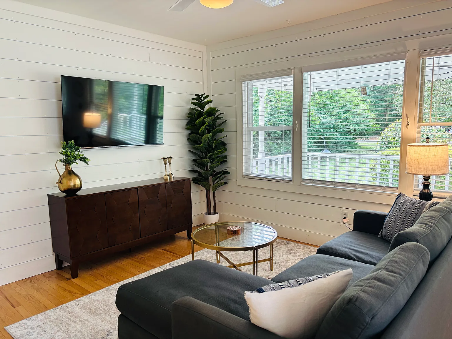 2 bed, 1183 sqft, $2,500 — Photo 1