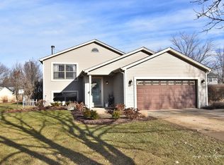 247 Bastian Dr, Sugar Grove, IL 60554