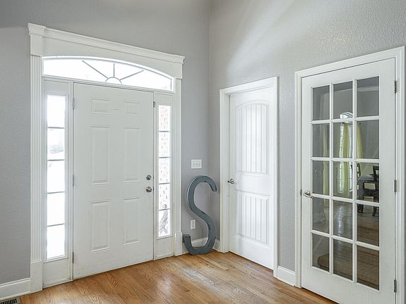 3rd image of 547 Kailors Cove Cir