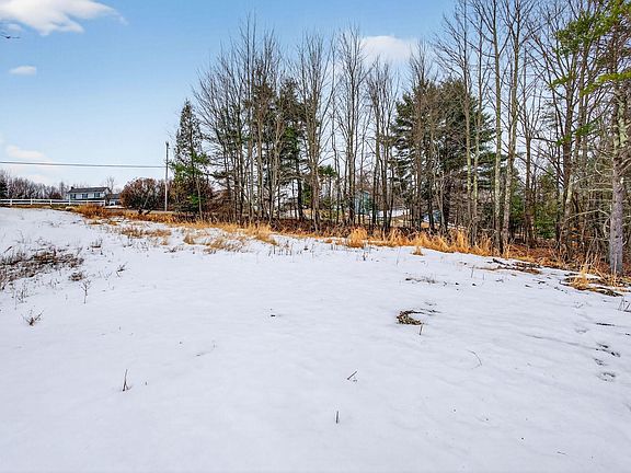 3rd image of 500 Buckfield Road