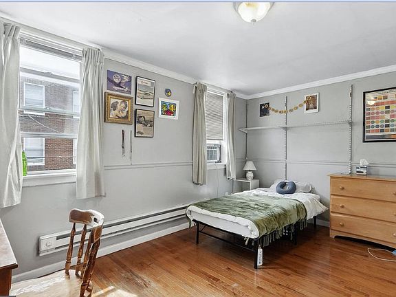 4th image of 1615 Fontain St