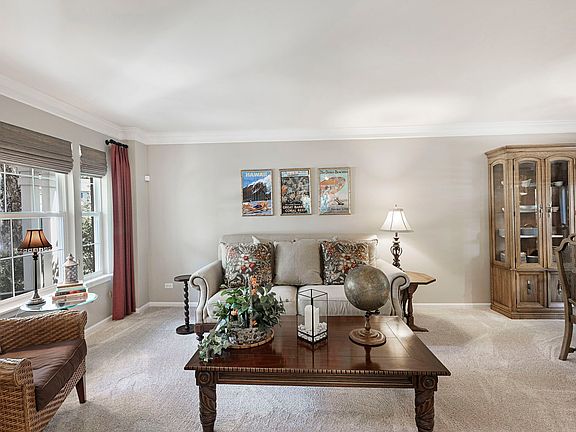 3rd image of 548 Arbor Ln
