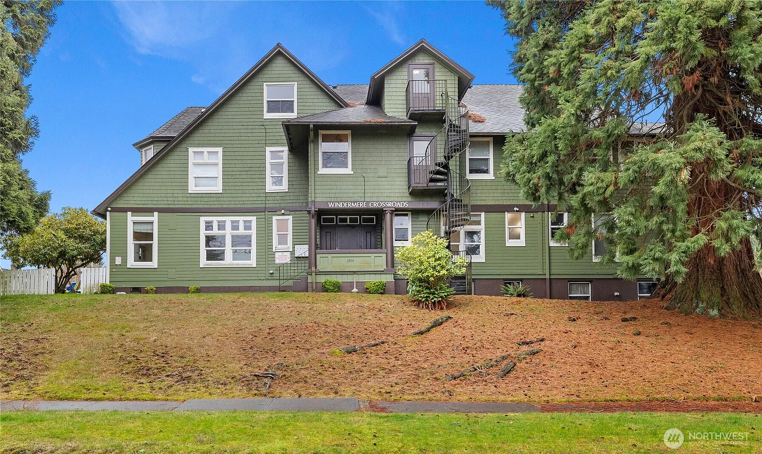 3502 Norton Avenue photo 1