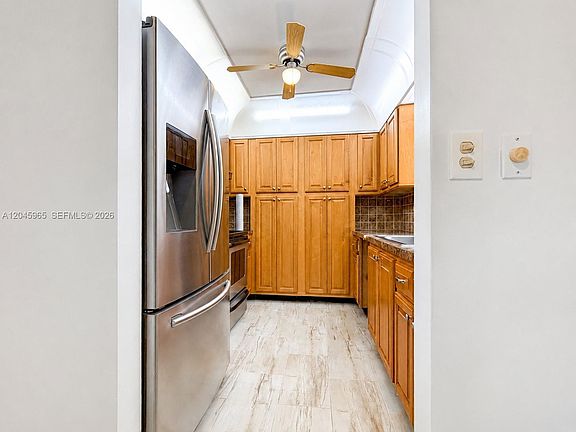 4th image of 9606 SW 1st Ct #16