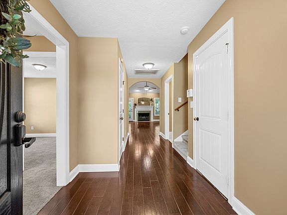 2nd image of 3511 Oak Creek Dr