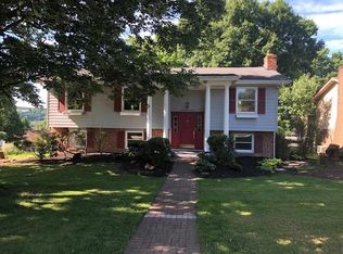 201 Cummins Ave, Houston, PA 15342