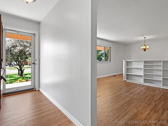 4th image of 3704 SE Velma Dr