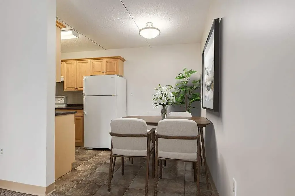 Heritage House — Photo 1