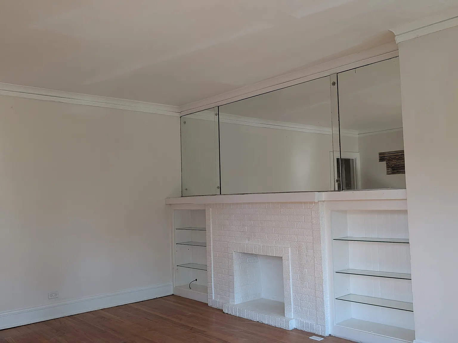 4627 N Lawndale Ave — Photo 3