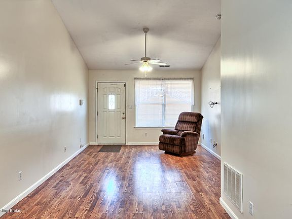 5th image of 269 Clover Cove Dr