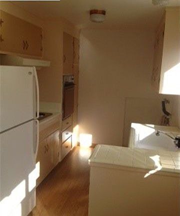 4th image of 2091 East Ave