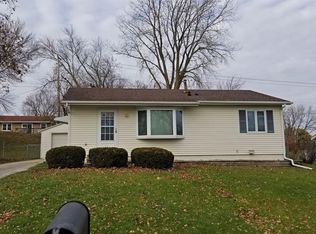 2703 Arnold Dr, Marshalltown, IA 50158