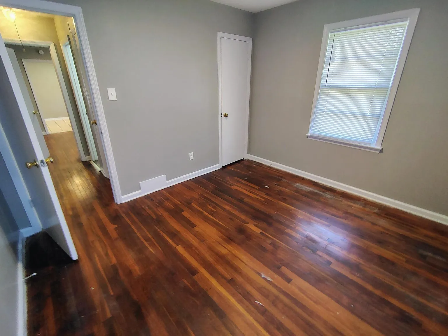 3 bed, 1.5 bath, 1277 sqft, $1,095 — Photo 4