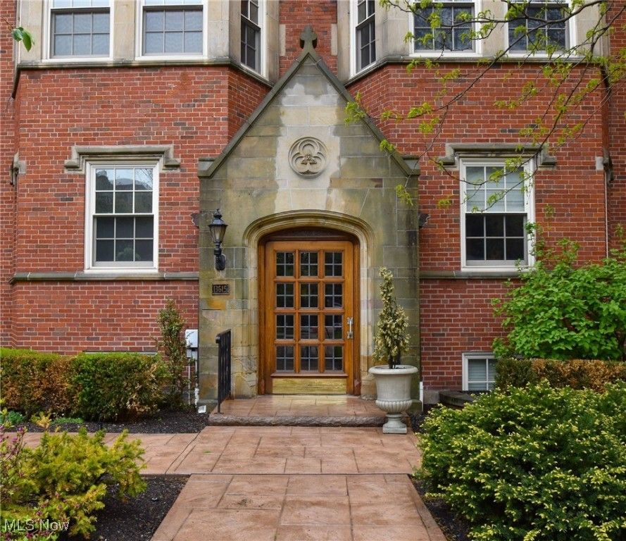 Real estate listing image