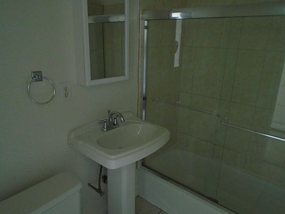 5th image of 102 Orange Ave APT 12