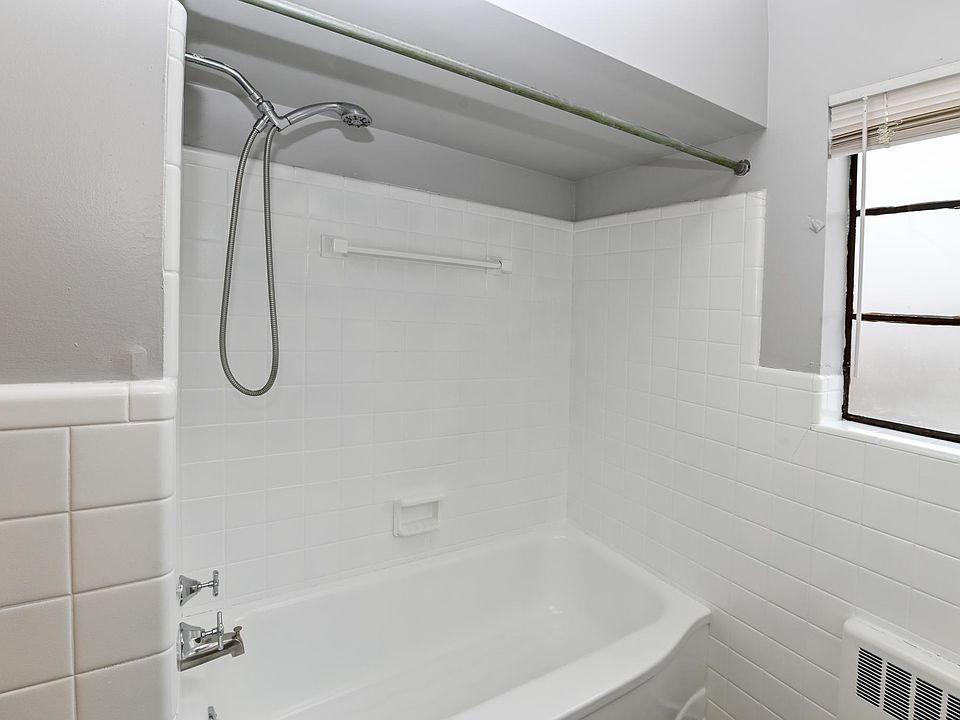 1st image of 3522 Pembroke Ave #2