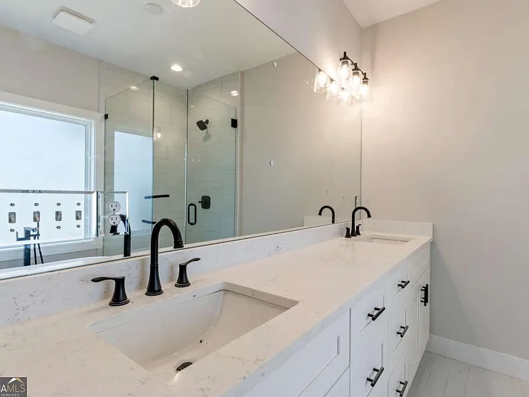 400 Ansley Dr — Photo 17