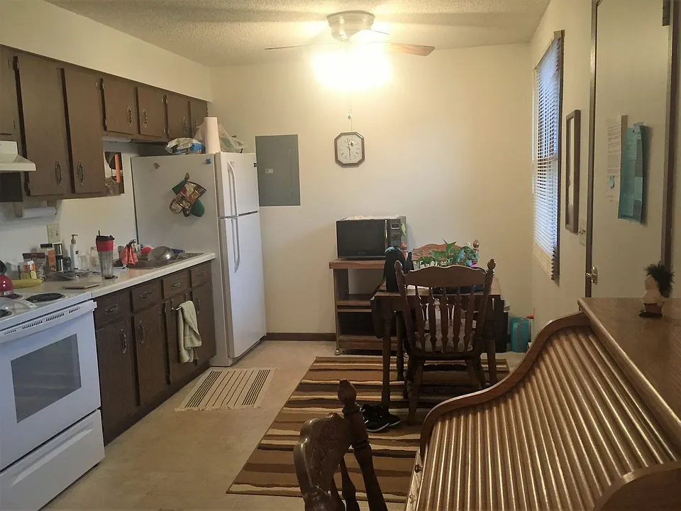 2330 Sessions St