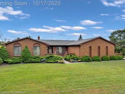 1531 Seymour Lake Rd, Oxford, MI, 48371