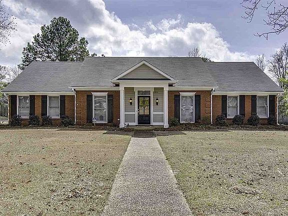 2nd image of 104 Woodland Dr