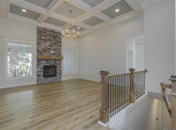 5th image of 4325 Lakeshore Dr