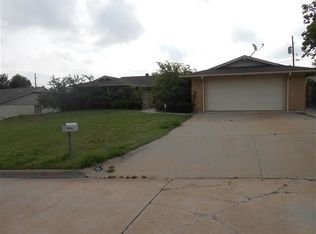 21 NW 57th St, Lawton, OK 73505