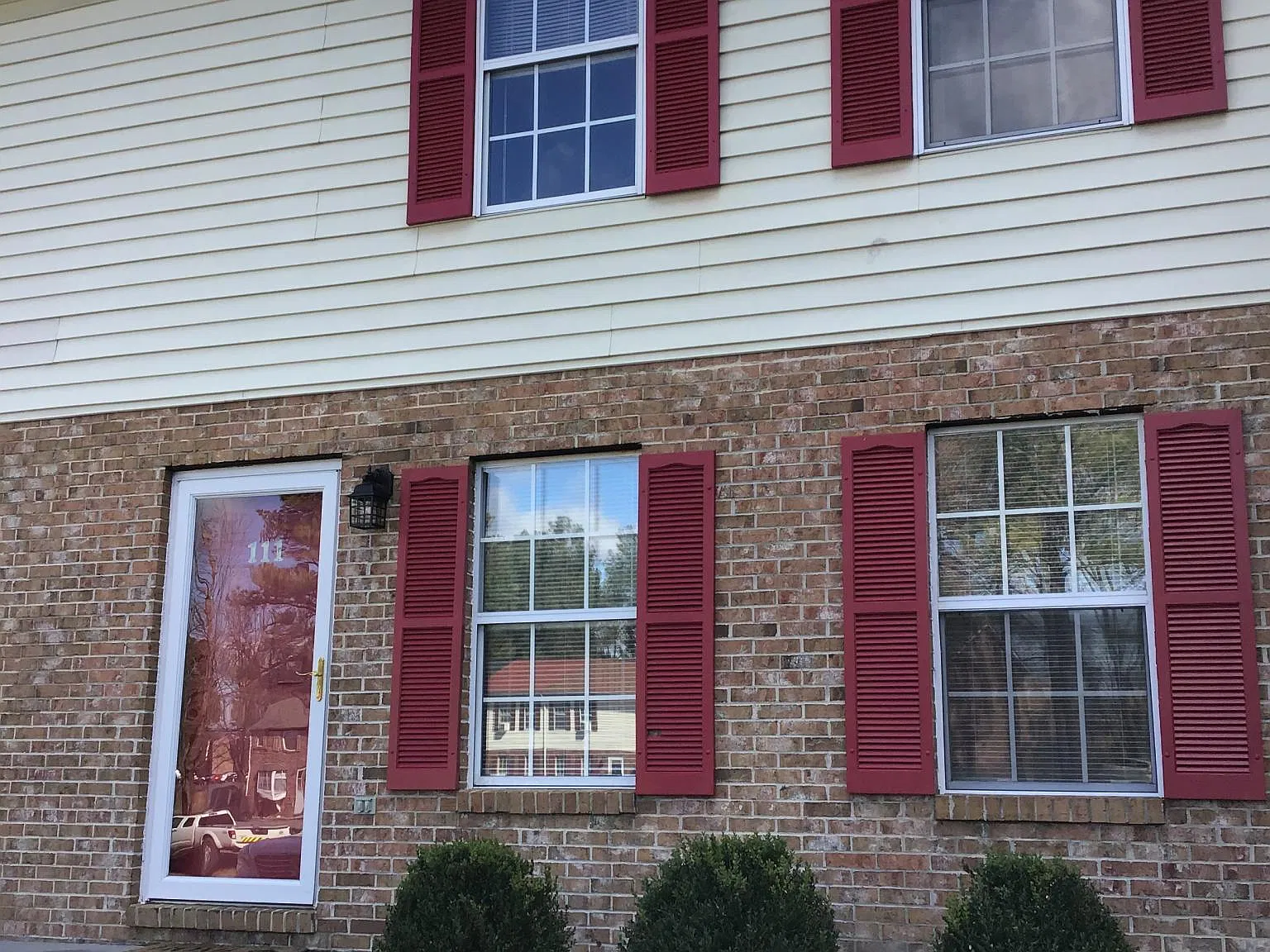 2 bed, 1.5 bath, 1120 sqft, $1,300 — Photo 1