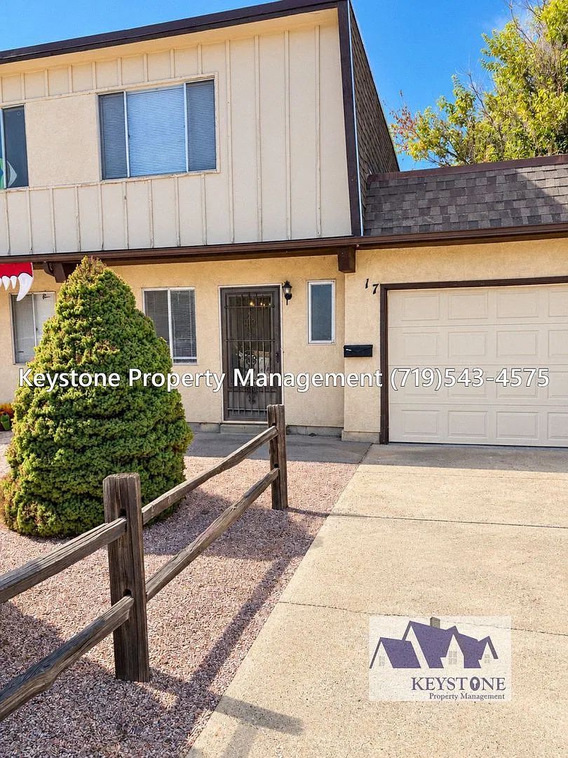 Take $625 Off 1st Month & App Fee Reimbursed! Updated Belmont Townhome $1250/$1250 — Photo 1