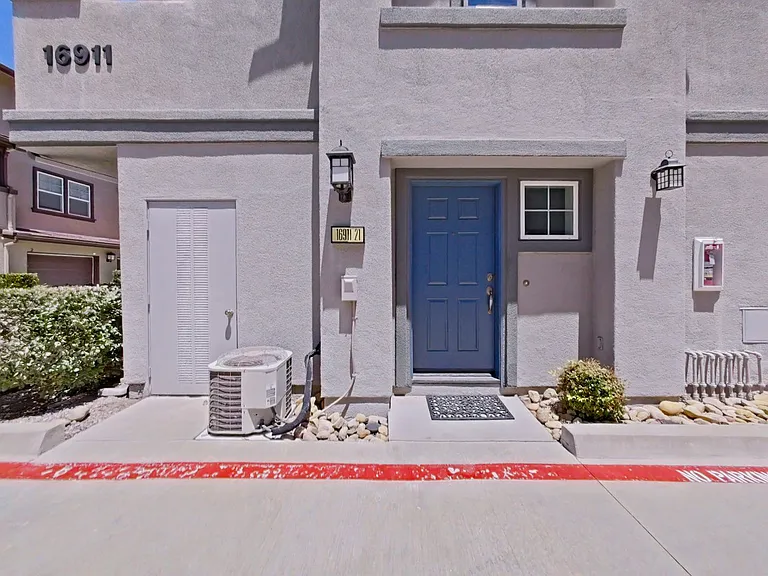 16911 Bixby St #21 — Photo 22