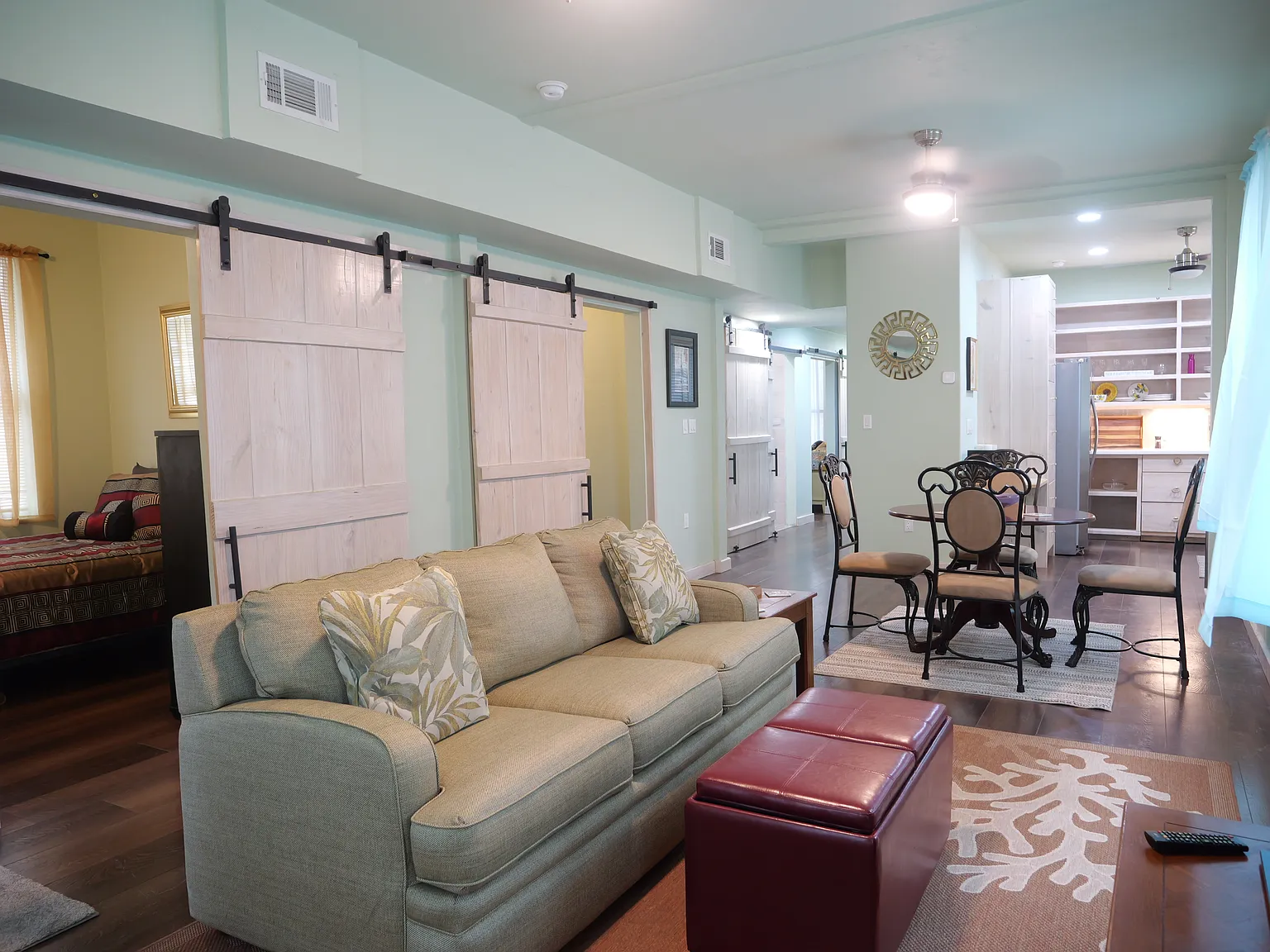 4 bed, 1392 sqft, $2,900 — Photo 1