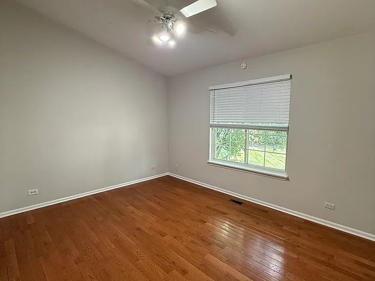 2442 Madiera Ln — Photo 7