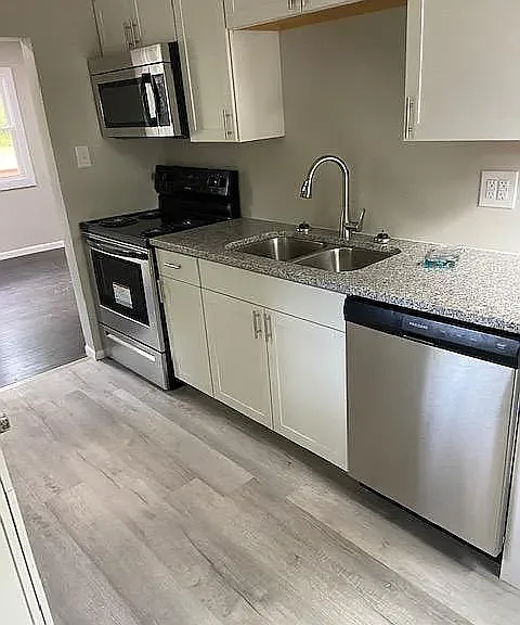 2206 Spencer Ln — Photo 4