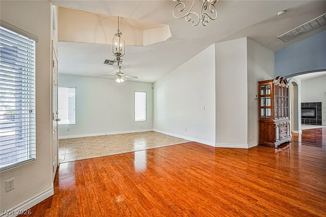 3 bed, 3.0 bath, 2170 sqft, $2,090 — Photo 3
