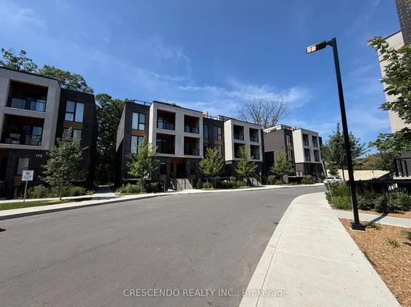 176 Clonmore Dr #8, Toronto, ON M1N 0B9