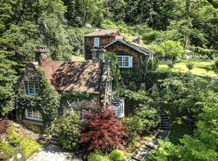 102 Turtle Point Rd, Tuxedo Park, NY 10987