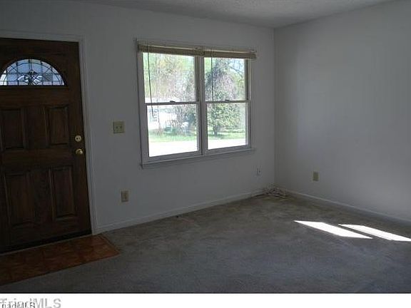 3rd image of 3936 Eastland Ave #B
