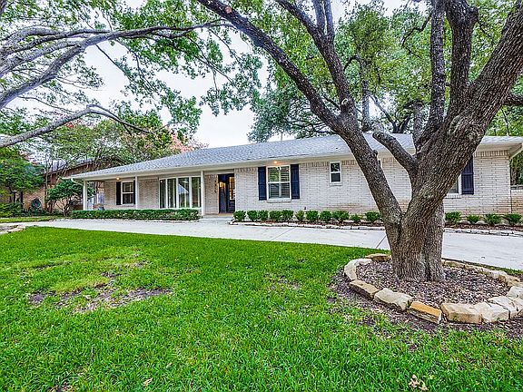 3rd image of 7315 Blairview Dr
