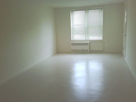 2nd image of 3205 Emmons Ave APT 2C