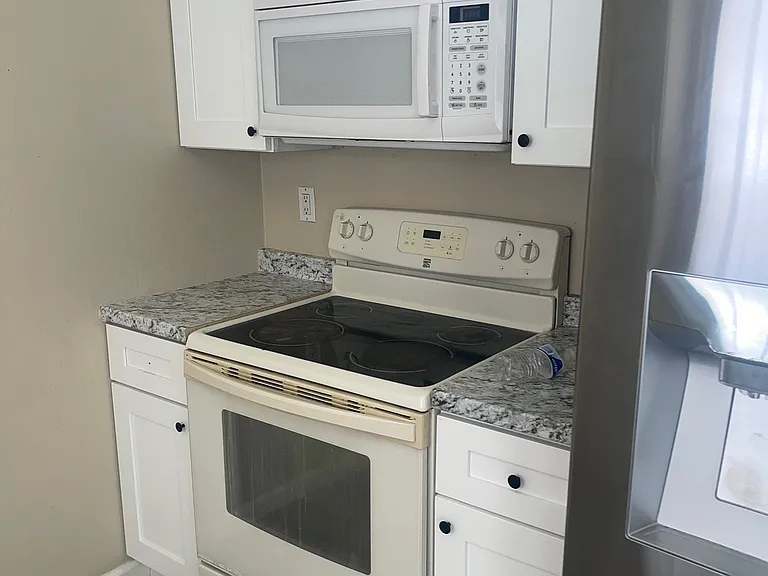 315 S Mollison Ave S #3 — Photo 10