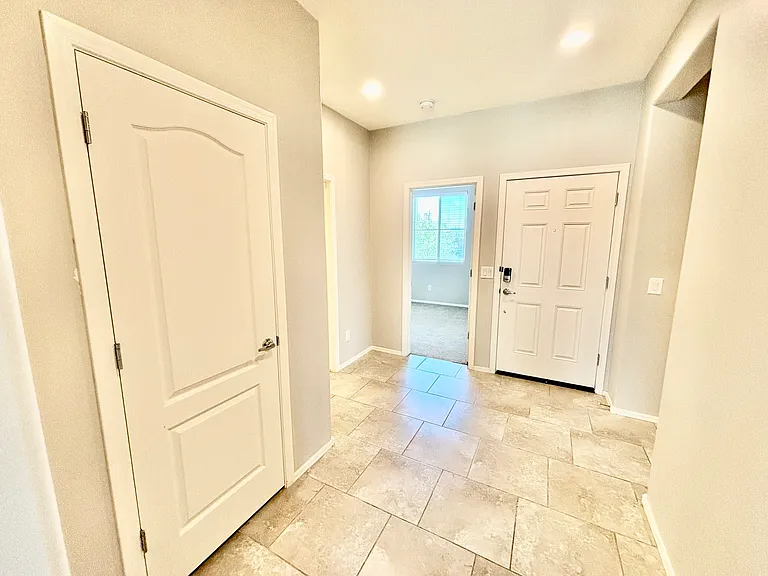 1549 E Kingman Pl — Photo 22