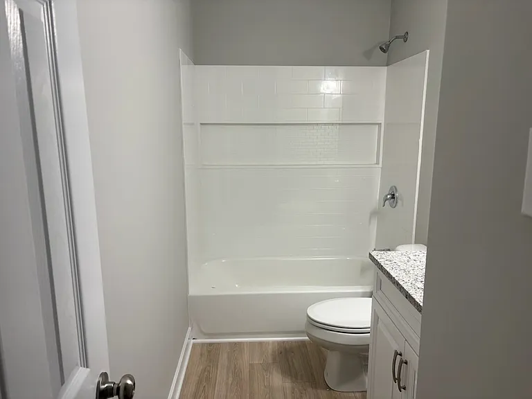 204 Greenwell Dr — Photo 4
