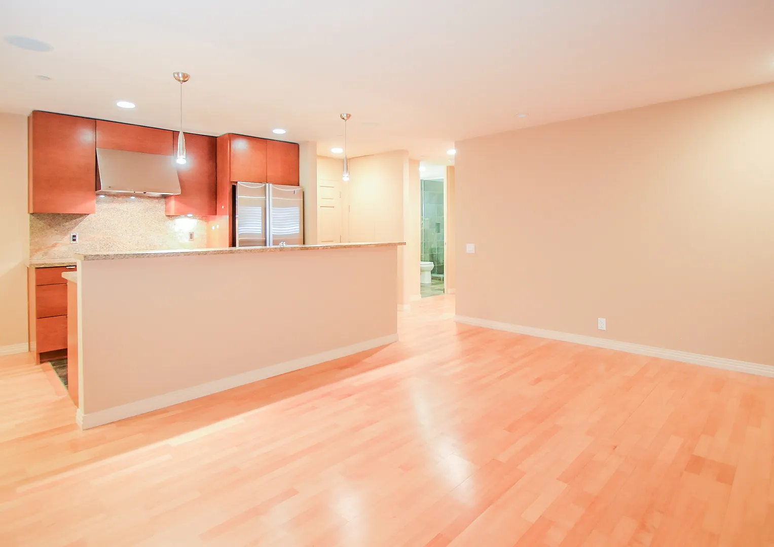 A Fantastic 1 Bedroom 1 Bath Condo with shared Garage in Santa Clara! — Photo 3