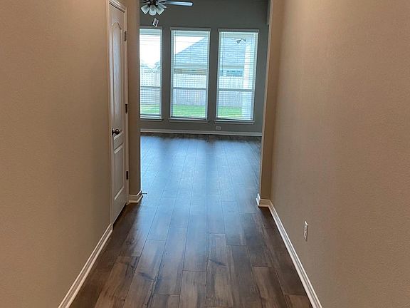 4th image of 10231 Six Shooter Ln