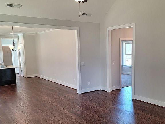5th image of 400 Hamilton Pl
