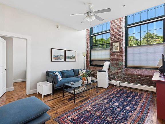 4th image of 30 Lincoln Street #105