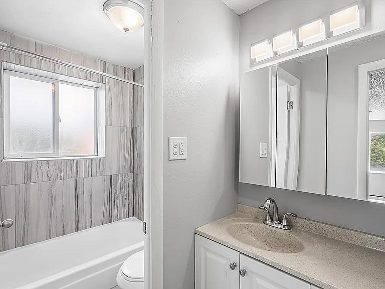 1280 Clayton St. Apartments — Photo 42