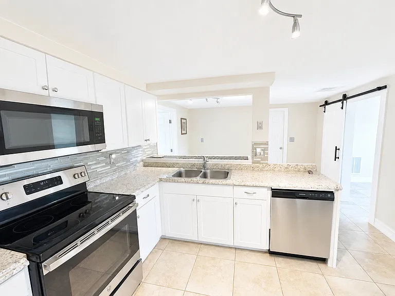 3711 Redwood Dr — Photo 5