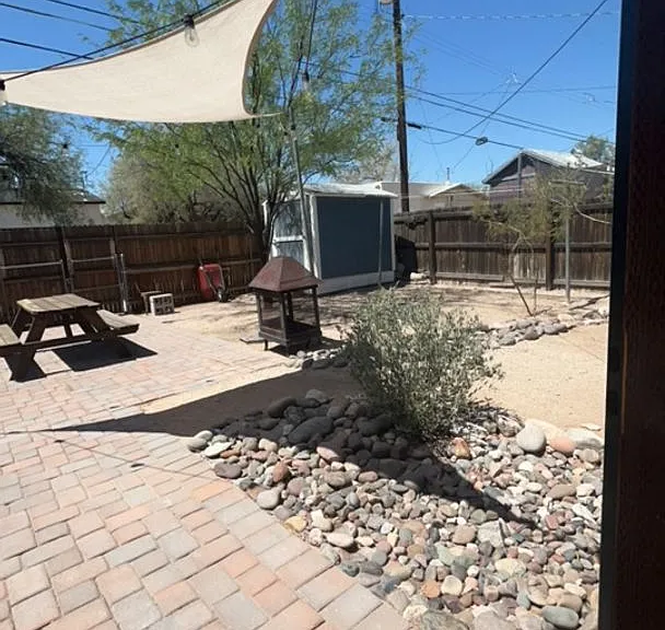 1150 E Waverly St — Photo 27