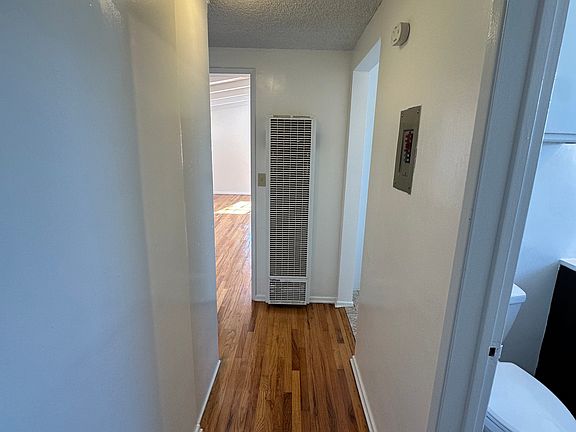 5th image of 423 Grand Blvd #1/2