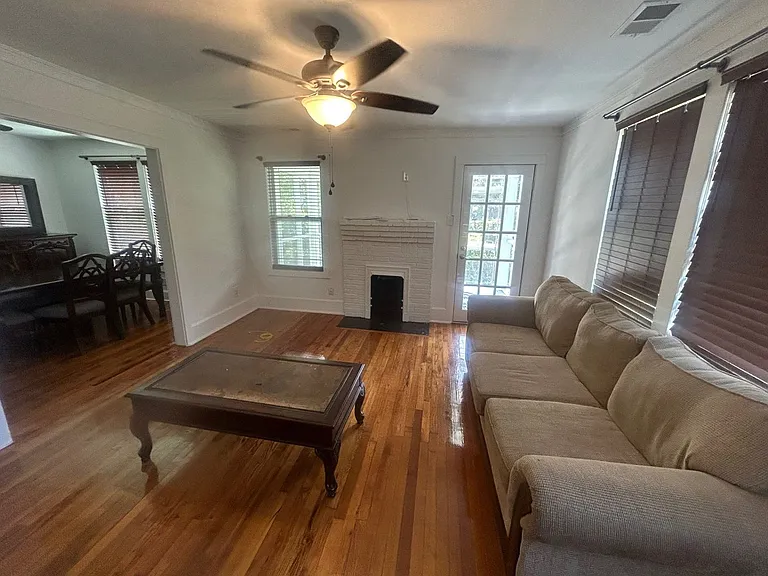 910 Lacy St — Photo 4